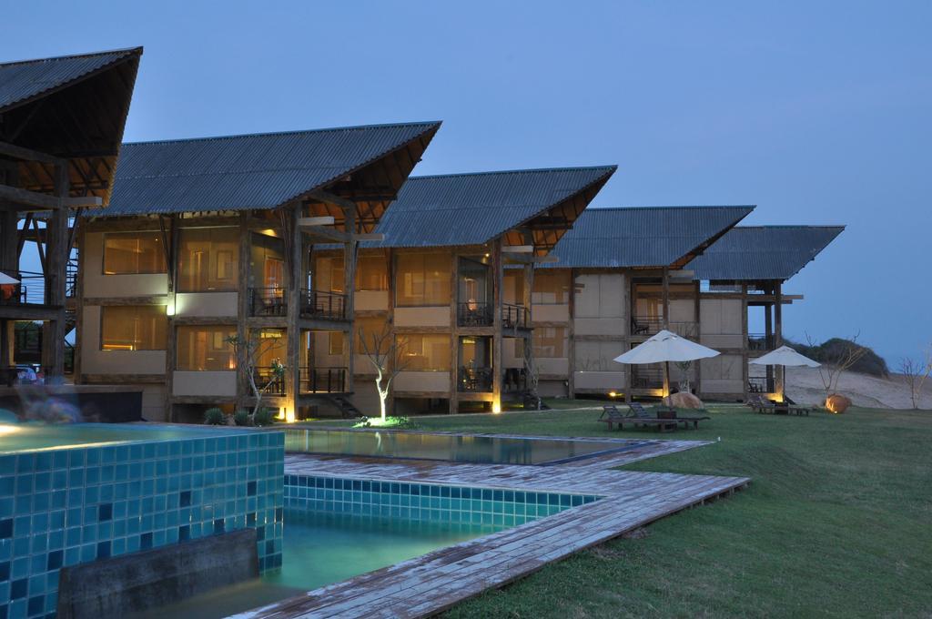 Laya Safari & Resort
