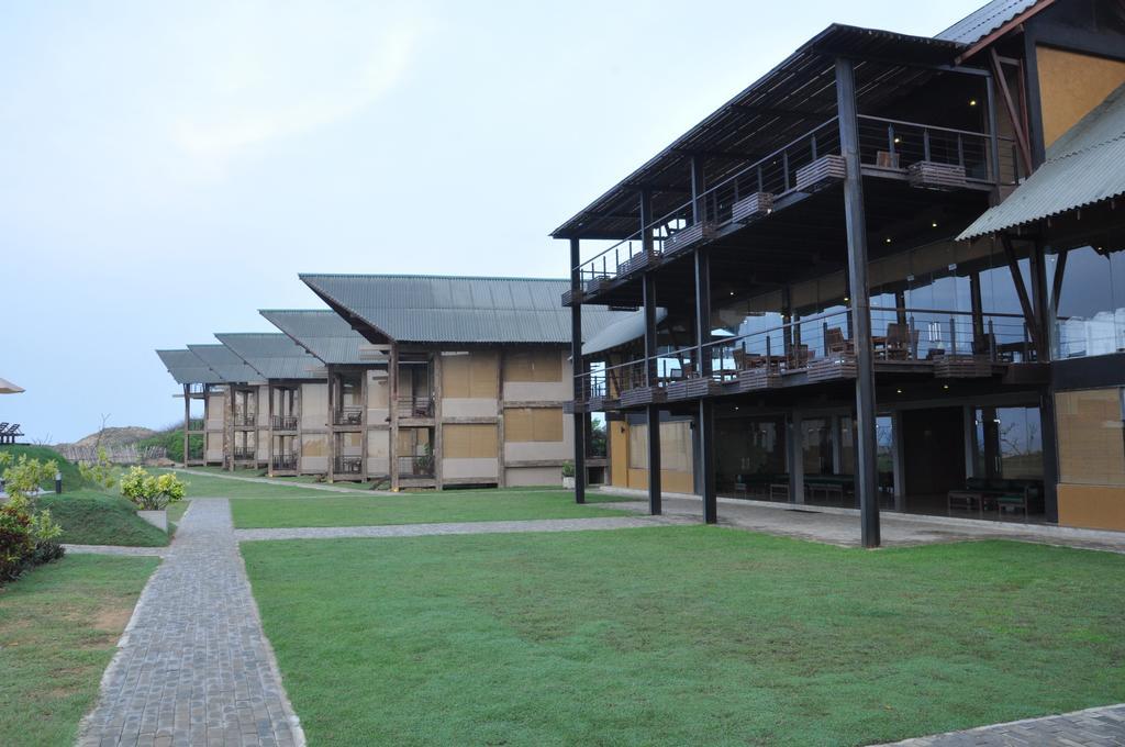 Laya Safari & Resort Yala